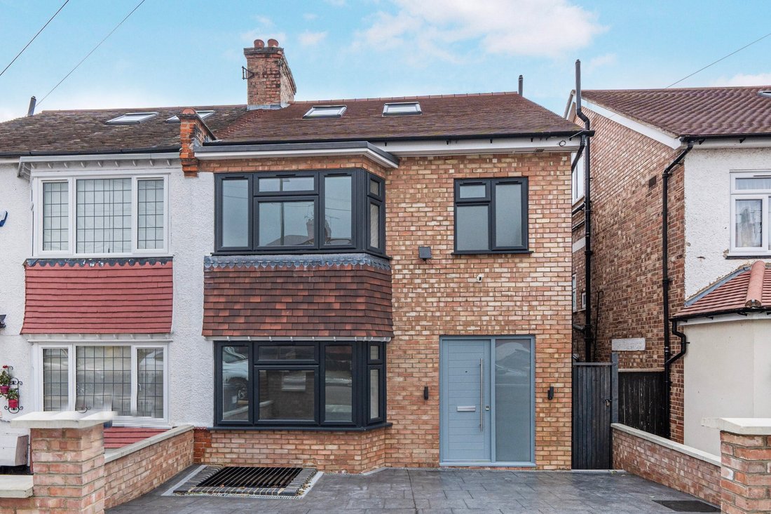 House in Osidge, Barnet, England 2 - 17845874