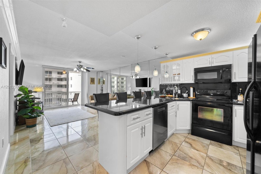 Condo in Miami Beach, Florida, United States 4 - 17844745