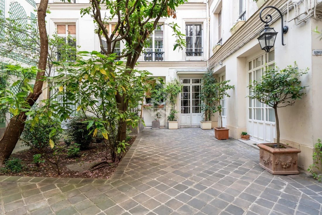 Apartment in Saint Thomas d'Aquin, Paris 7e Arrondissement, Paris 1 - 16575530