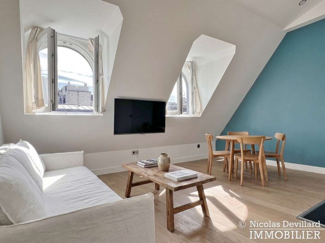 Apartment in Triangle d'Or, Paris 8e Arrondissement, Paris 2 - 16780492