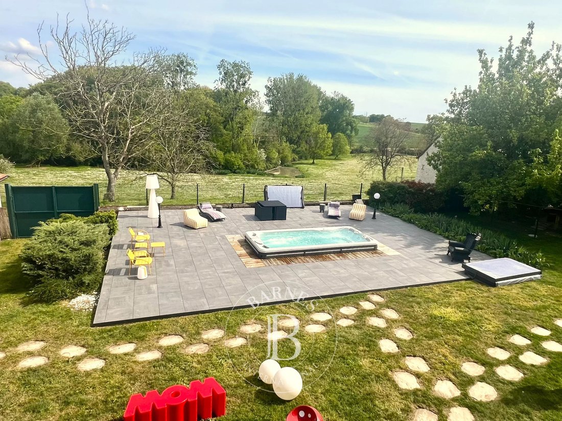 Estate in Descartes, Centre-Val de Loire, France 3 - 17845084