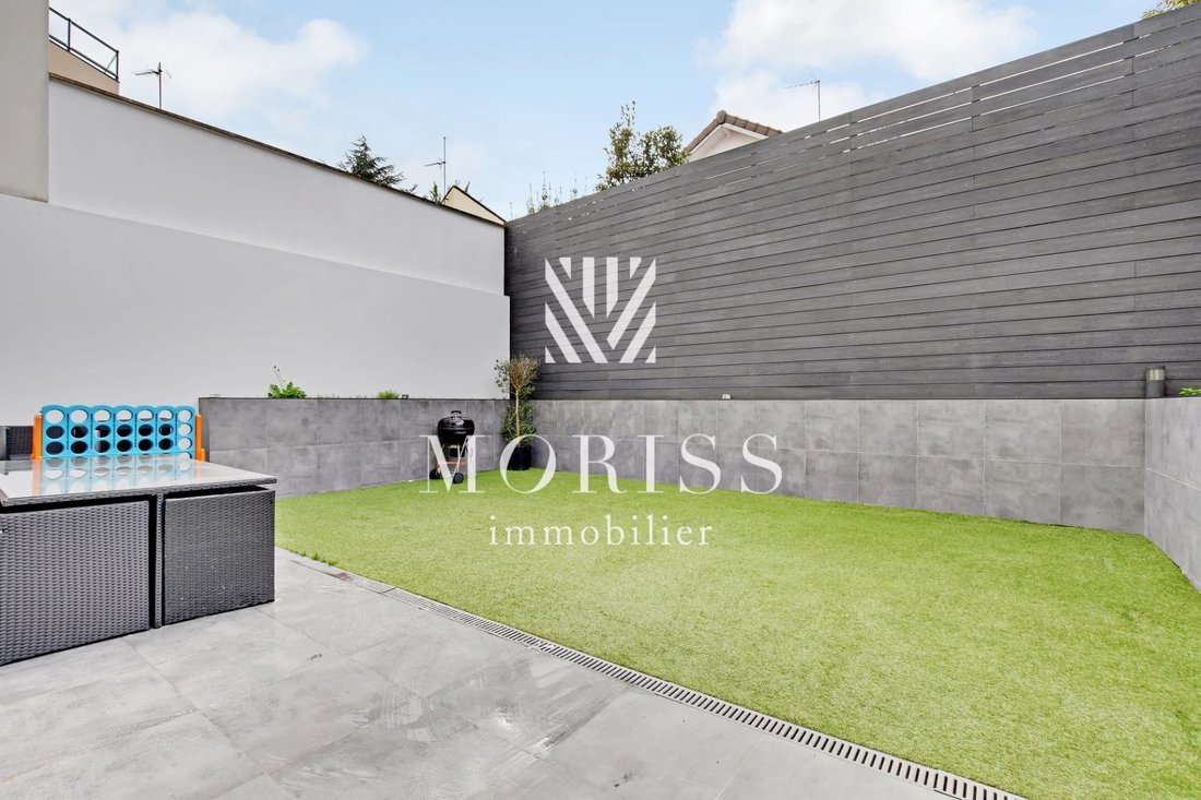 House in Nogent-sur-Marne, Ile-de-France, France 3 - 12559922