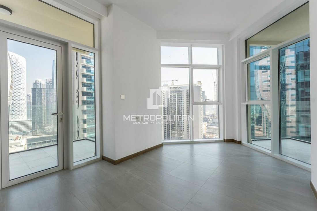 Apartment in Rabdan, Abu Dhabi Emirate, United Arab Emirates 1 - 17415251