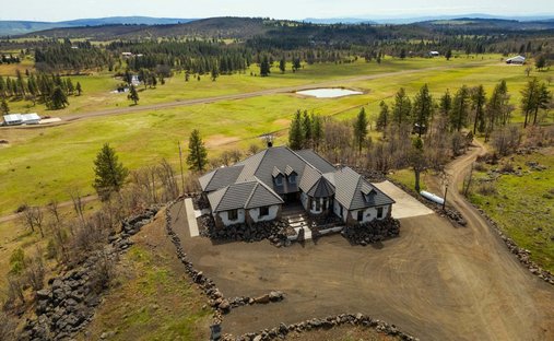 House in Goldendale, Washington, United States 1