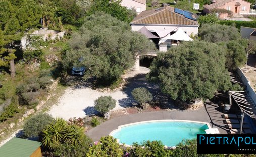 Villa in Balaruc-les-Bains, Occitania, France 1