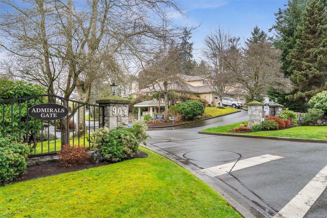 House in Victoria, British Columbia, Canada 3 - 17847690