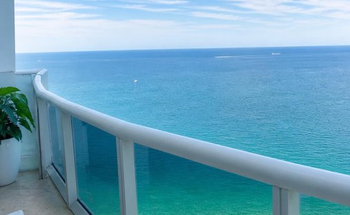 Condo in Sunny Isles Beach, Florida, United States 1