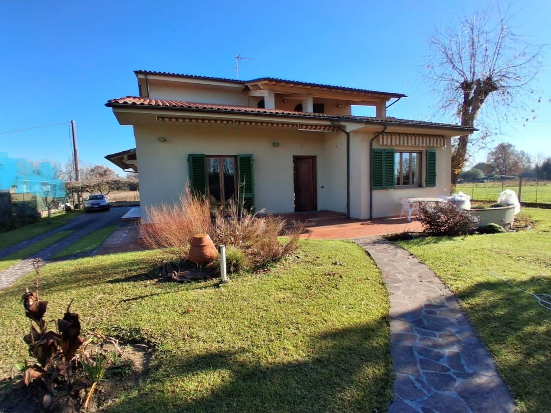 Villa in Lunata, Capannori, Tuscany 1 - 17846742