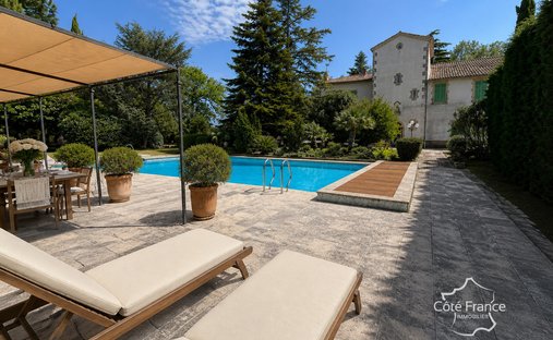 Castle in Grans, Provence-Alpes-Côte d'Azur, France 1