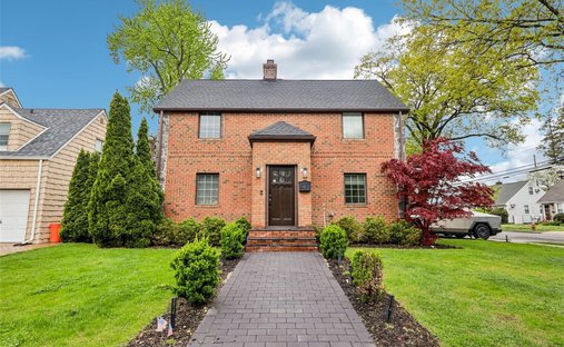 House in Mineola, New York, United States 1