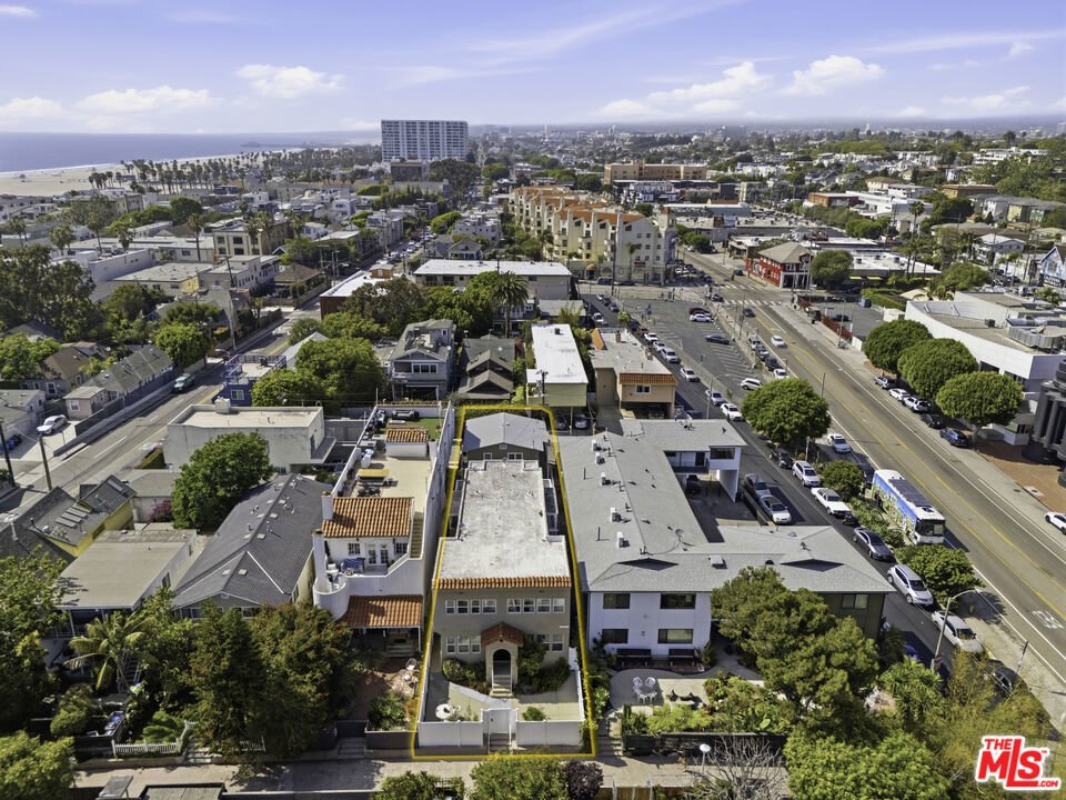 Los Angeles, California, United States 2 - 17846274