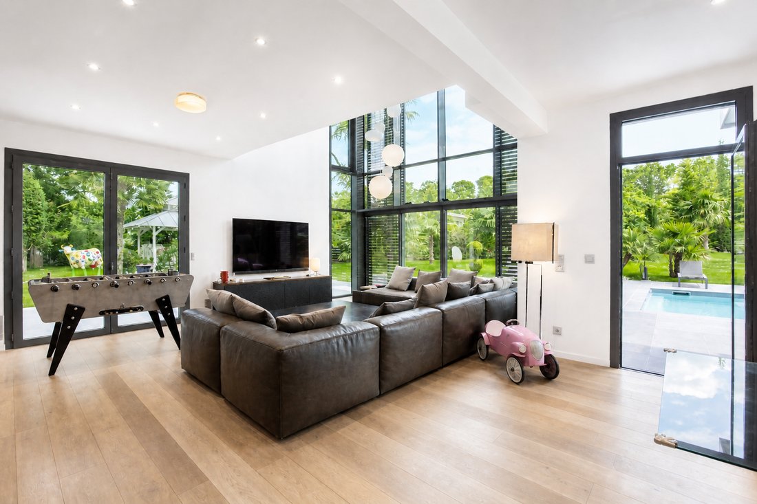 Villa in Centre Ville, Rueil-Malmaison, France 4 - 16074152