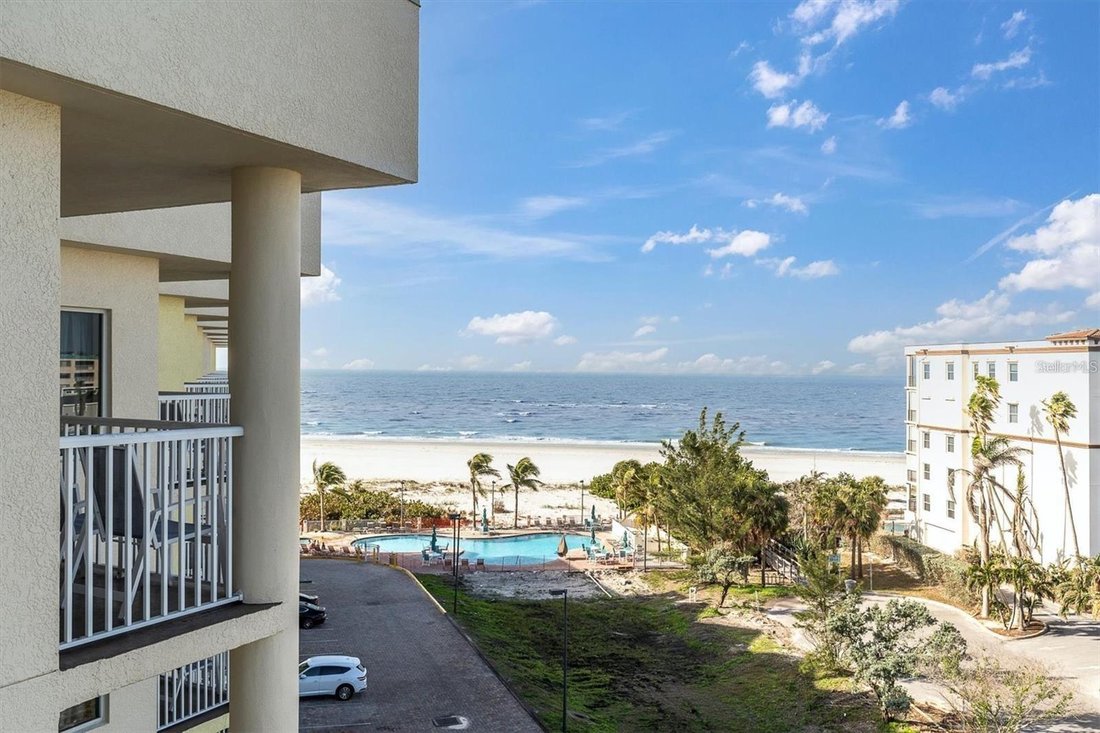 Condo in Treasure Island, Florida, United States 1 - 17845321