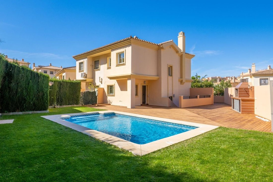 Villa in Fuengirola, Andalusia, Spain 1 - 17847599