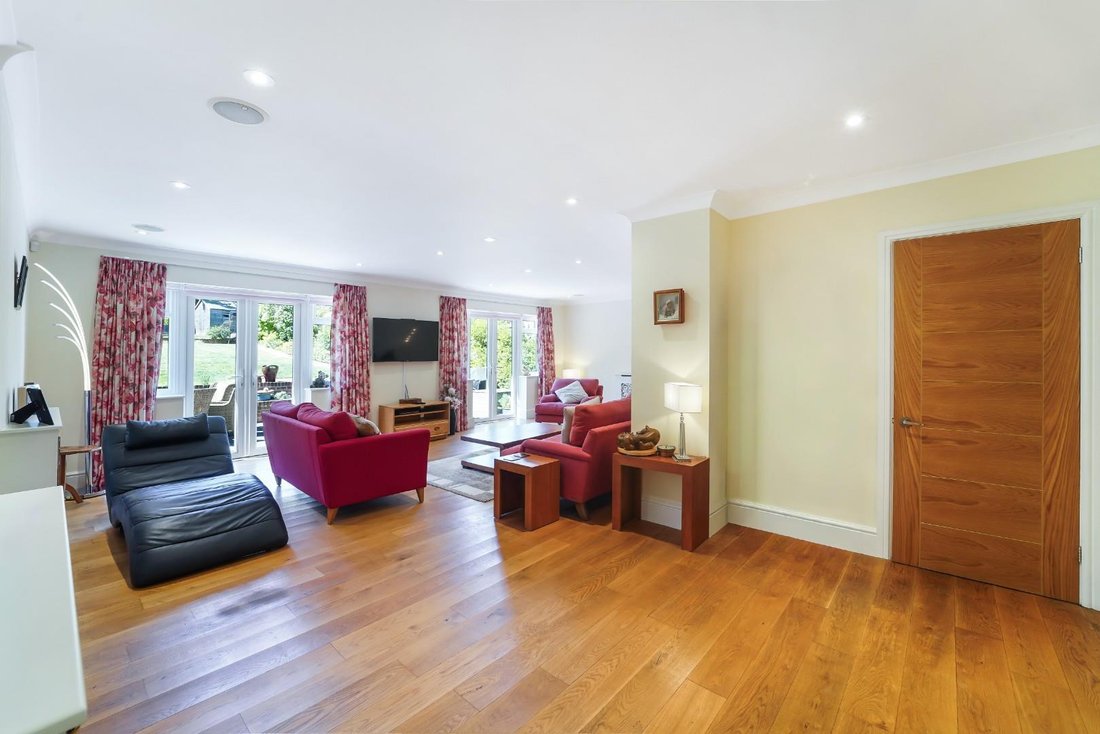 House in Epsom, England, United Kingdom 2 - 17845877