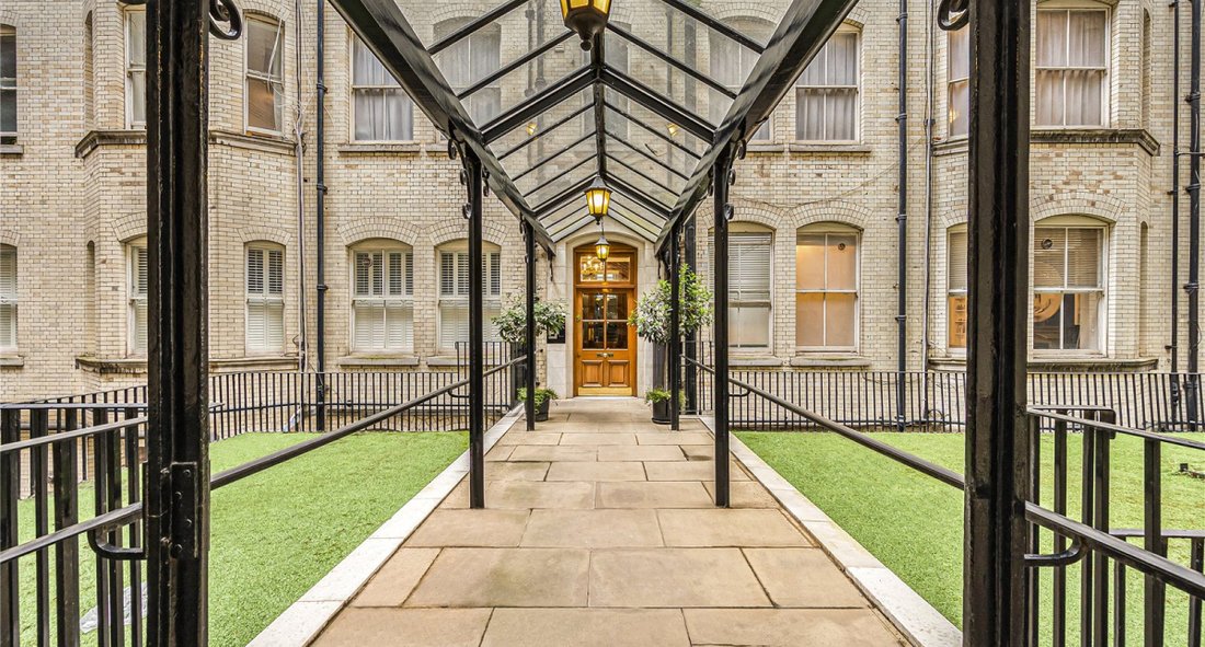 Apartment in Bloomsbury, Camden, England 3 - 17845903