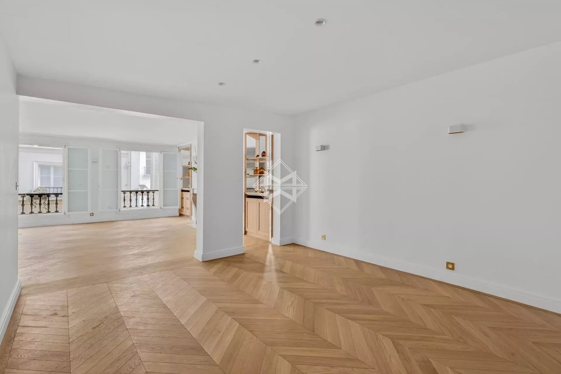 Apartment in Saint Thomas d'Aquin, Paris 7e Arrondissement, Paris 5 - 16575530