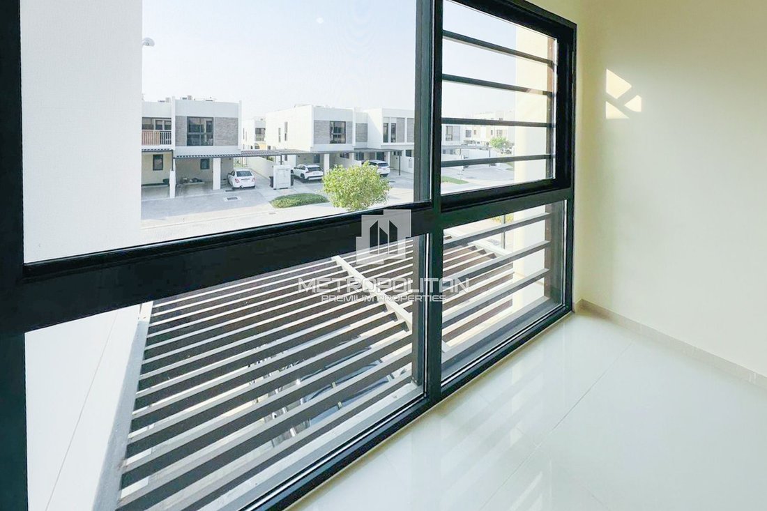 Townhouse in Damac Hills 2, Dubai, United Arab Emirates 5 - 17845207