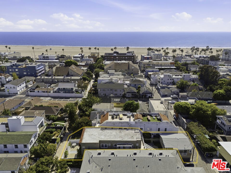 Los Angeles, California, United States 4 - 17846274