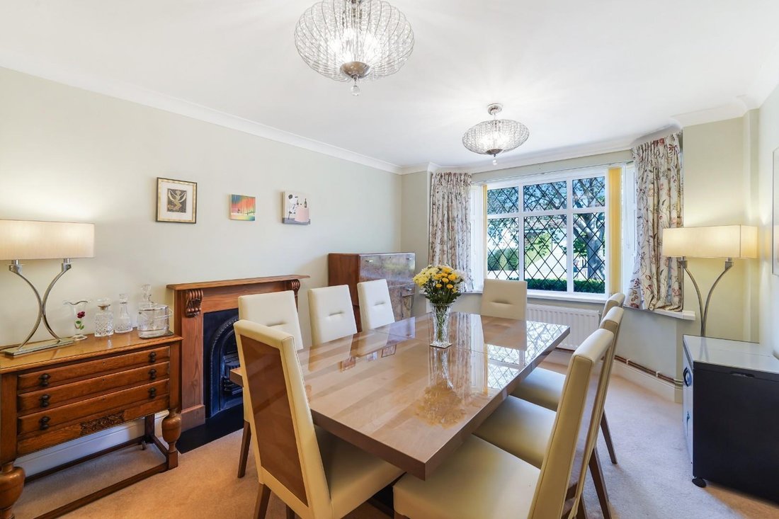 House in Epsom, England, United Kingdom 4 - 17845877