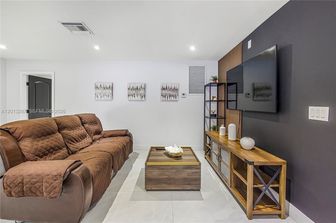 House in Miami Lakes, Florida, United States 5 - 17846371
