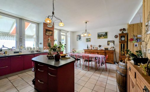 House in Longevilles-Mont-d'Or, Bourgogne – Franche-Comté, France 1
