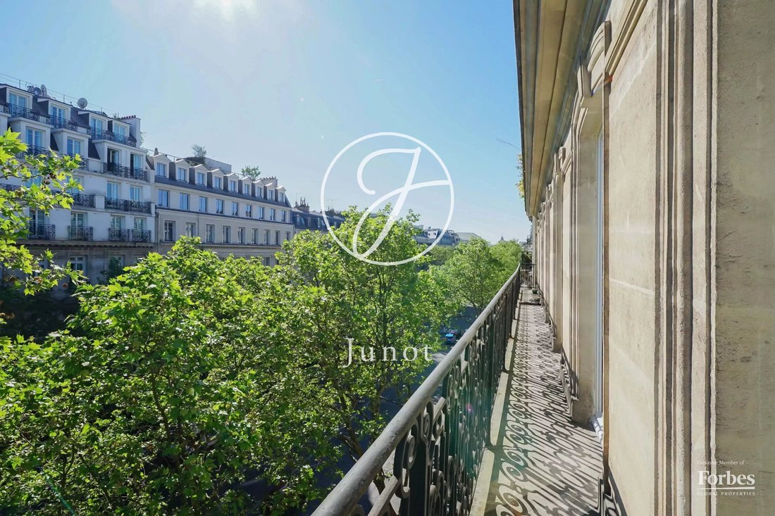 Apartment in Elysées-Madeleine, Paris 8e Arrondissement, Paris 2 - 17844411