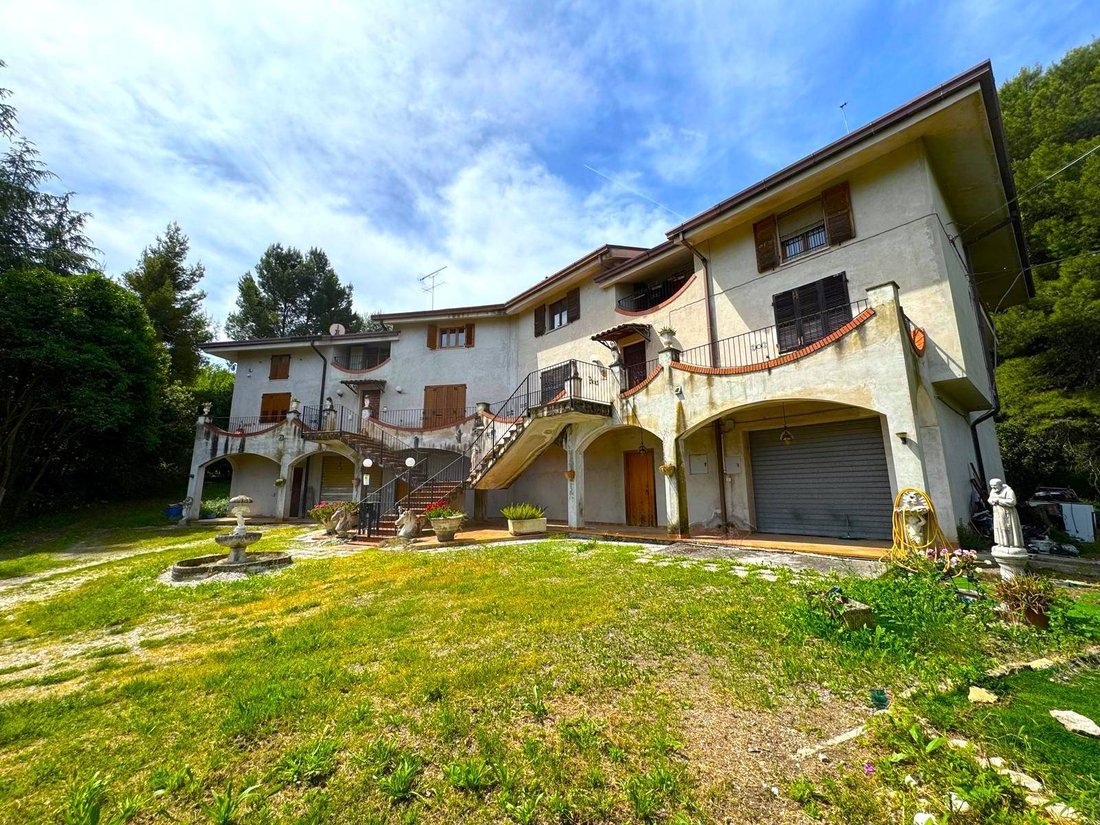 House in Southern Rural Area, Fermo, Marche 1 - 17848591