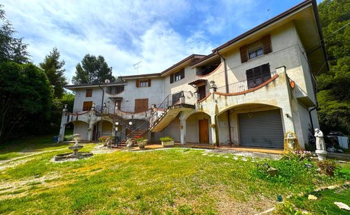 House in Southern Rural Area, Fermo, Marche 1