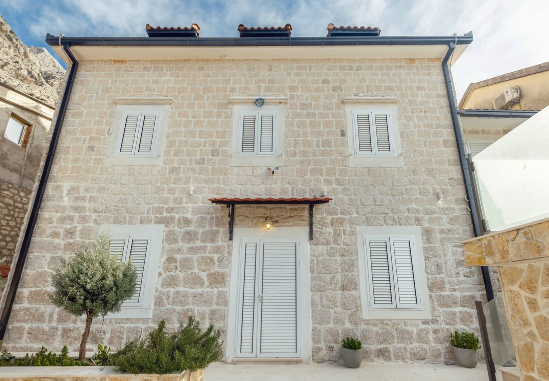Villa in Ljuta, Kotor Municipality, Montenegro 1 - 17847790