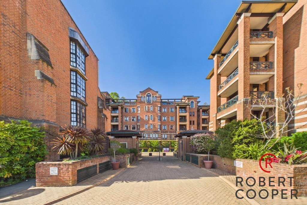 Apartment in Harrow On The Hill, Harrow, England 3 - 17843693