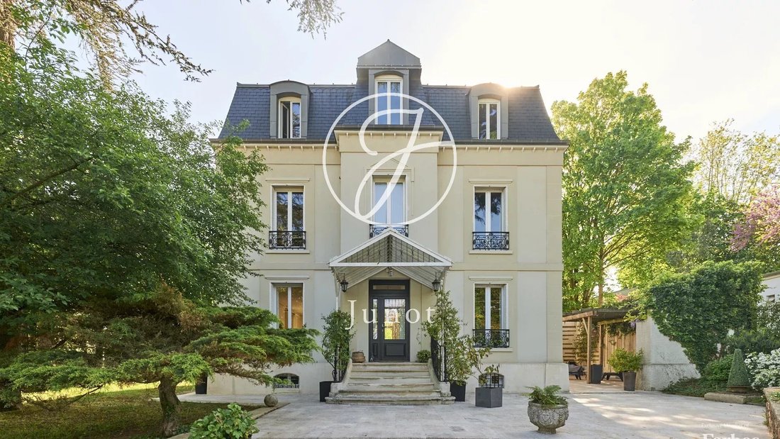 Townhouse in Centre Montmorency, Montmorency, France 1 - 17846163