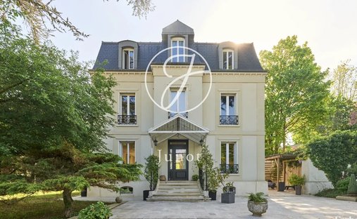 Townhouse in Centre Montmorency, Montmorency, France 1