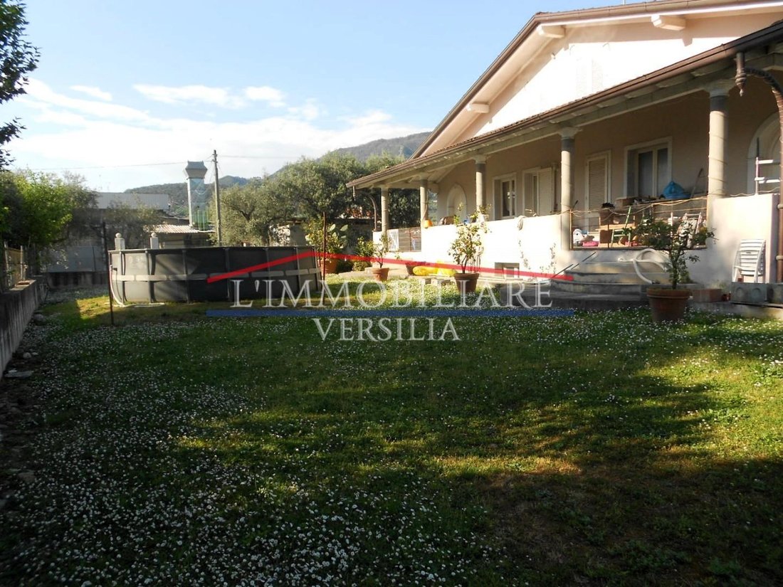 Country House in Seravezza, Tuscany, Italy 2 - 17846762