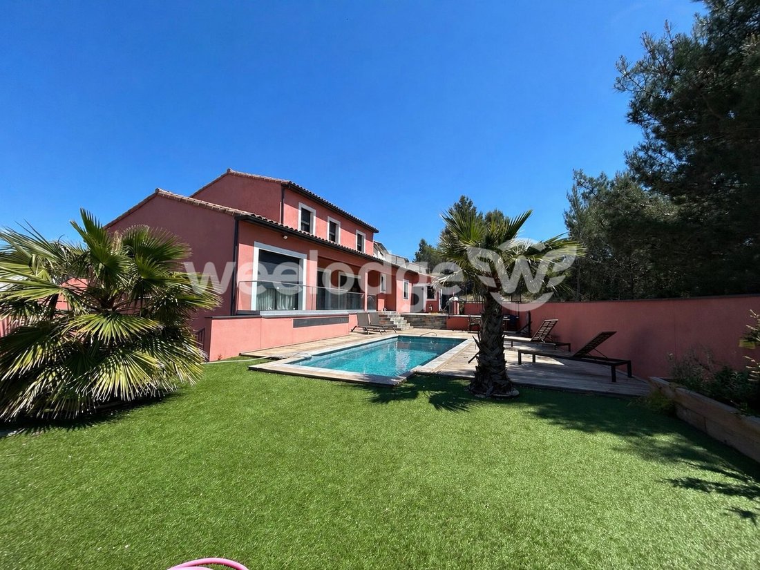 House in Boulbon, Provence-Alpes-Côte d'Azur, France 1 - 17848998