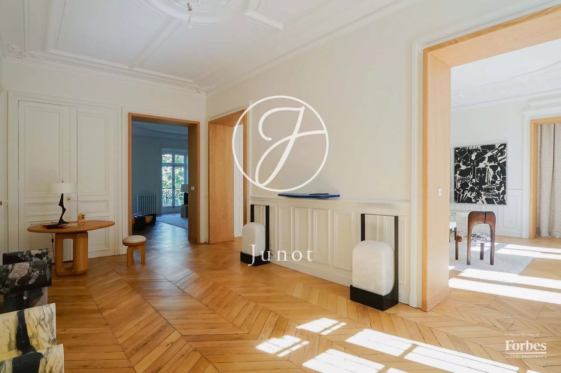 Apartment in Elysées-Madeleine, Paris 8e Arrondissement, Paris 5 - 17844418