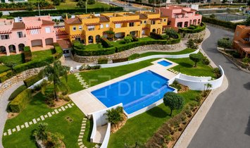 Maison à Quarteira, Algarve, Portugal 1