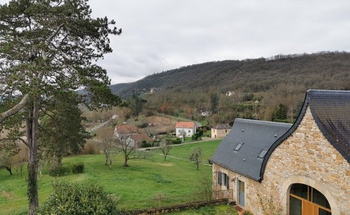 Magnificent Medieval Castle Overlooking The Lot Valley, With Swimming Pool, Outbuildings, Near Figea