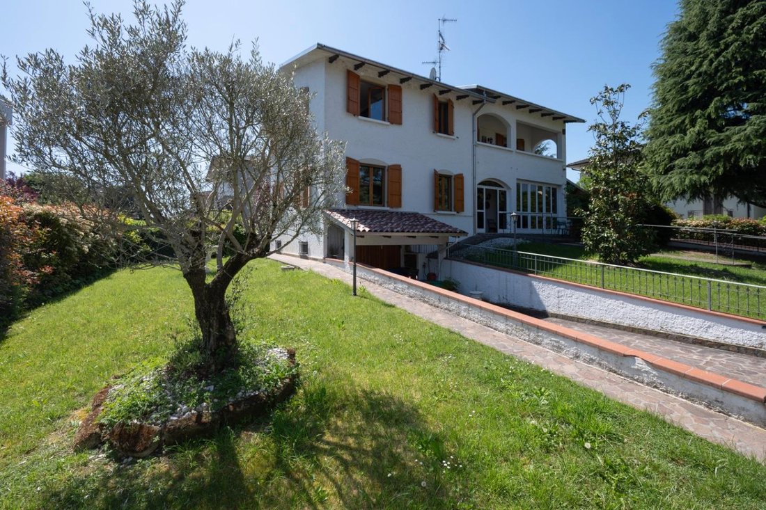 Maisons de campagne à Montechiarugolo, Émilie-Romagne, Italie 1 - 17552239