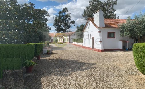 Finca in Nossa Senhora da Vila, Nossa Senhora do Bispo e Silveiras, Évora District, Portugal 1
