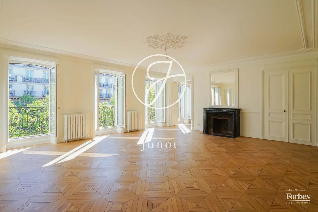 Apartment in Elysées-Madeleine, Paris 8e Arrondissement, Paris 4 - 17844411