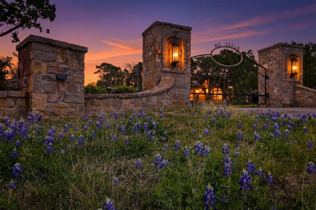 House in Buchanan Dam, Texas, United States 3 - 17846263