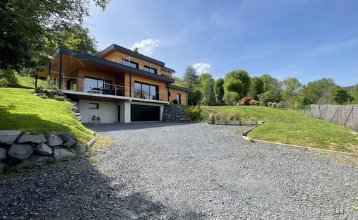 Haus in Orcines, Auvergne-Rhone-Alpen, Frankreich 1