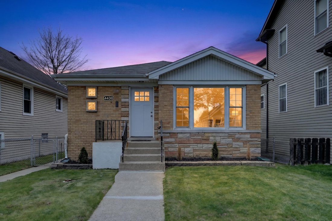 House in Chicago, Illinois, United States 2 - 17844144