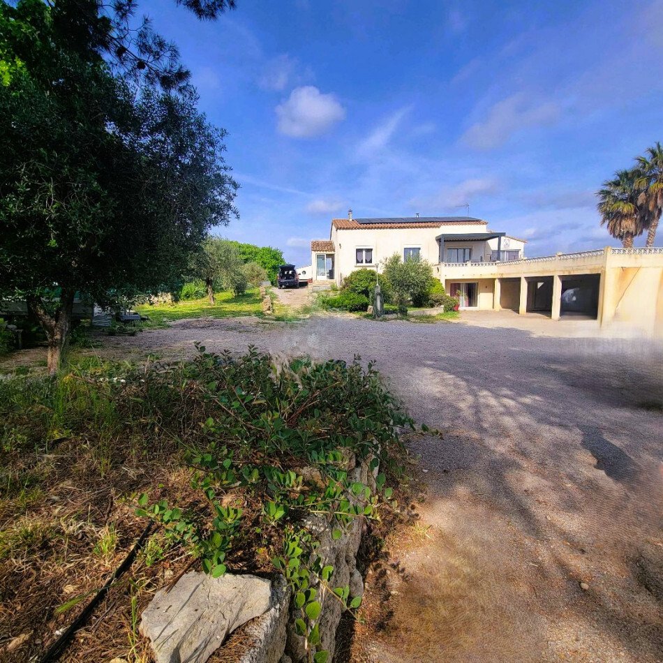 Estate in Montbazin, Occitania, France 4 - 17844491