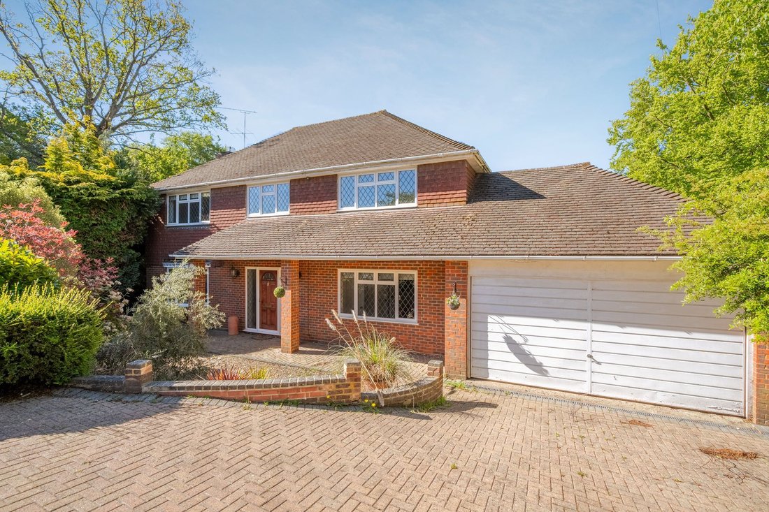 House in Sunninghill, England 1 - 17845889