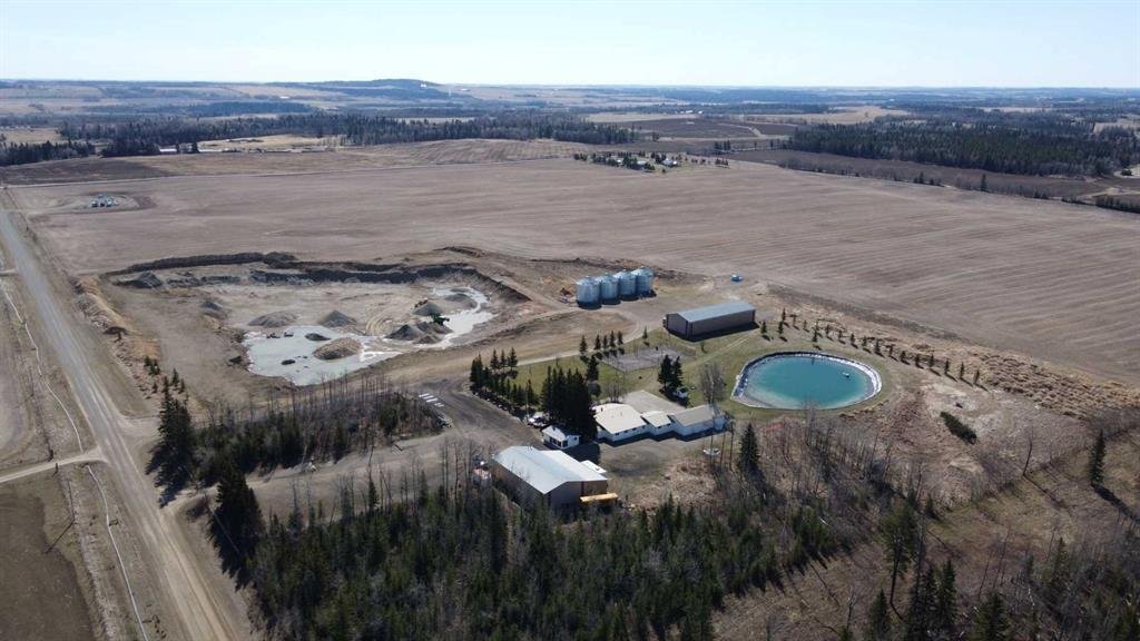 House in Sundre, Alberta, Canada 1 - 17848663