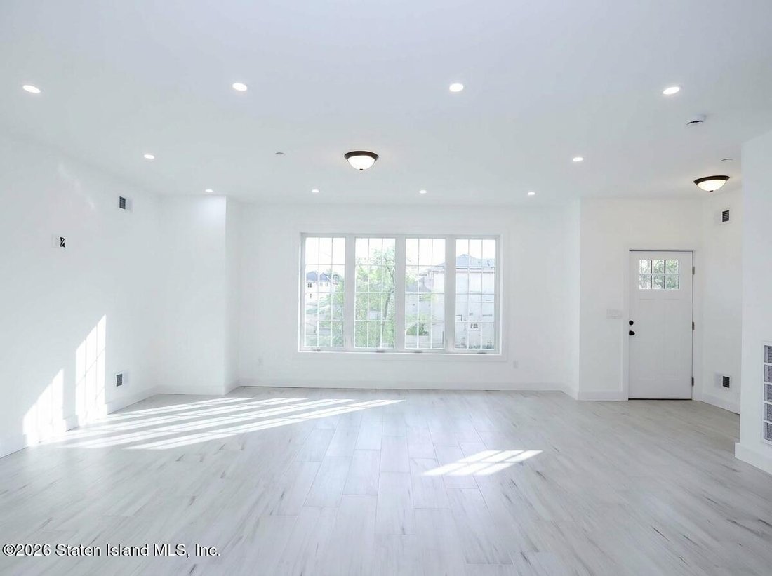 House in New York, New York, United States 3 - 17102719