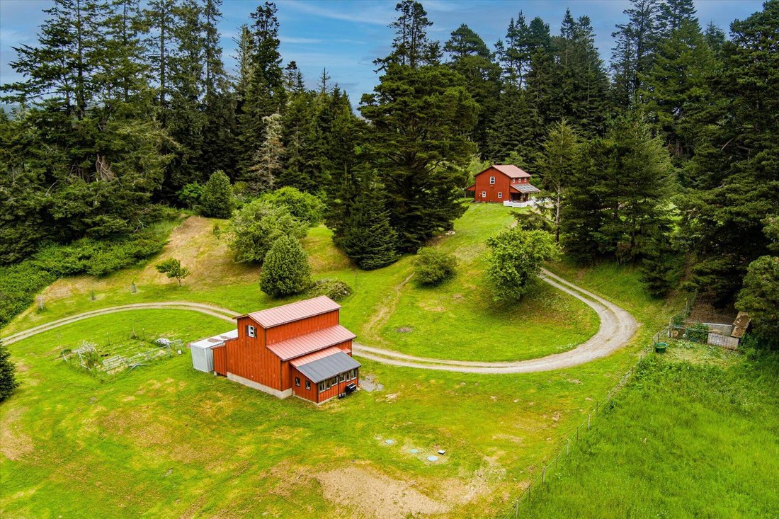 Hydesville, California, United States 3 - 17845668