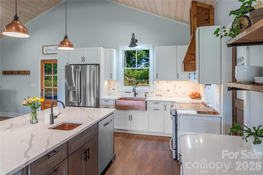 House in Clyde, North Carolina, United States 4 - 16261024